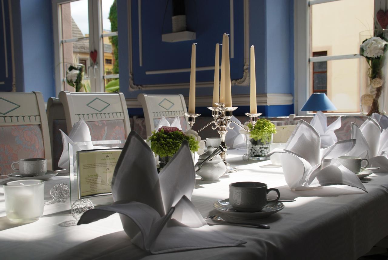 Hotel Goldener Anker Торгау Екстериор снимка