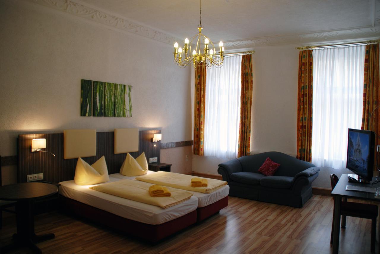 Hotel Goldener Anker Торгау Екстериор снимка