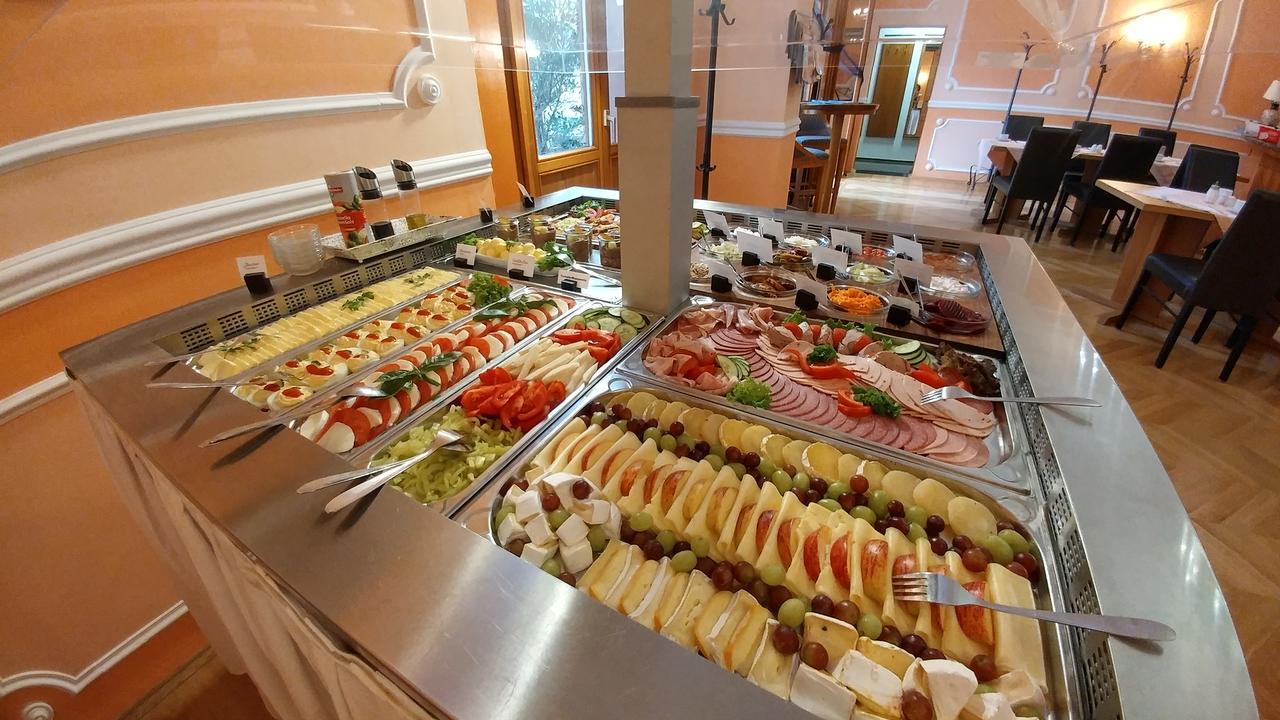 Hotel Goldener Anker Торгау Екстериор снимка